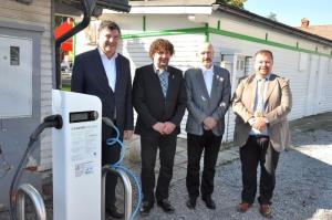 Otvoritev štirih novih polnilnih postaj za električna vozila v Grosupljem 20